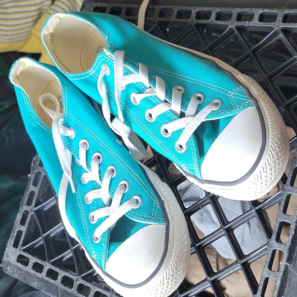 teal converse